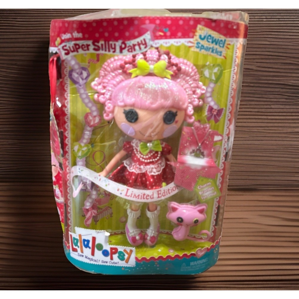 Lalaloopsy Jewel Sparkles Super Silly Party Limited Edition Doll Charm Bracelet